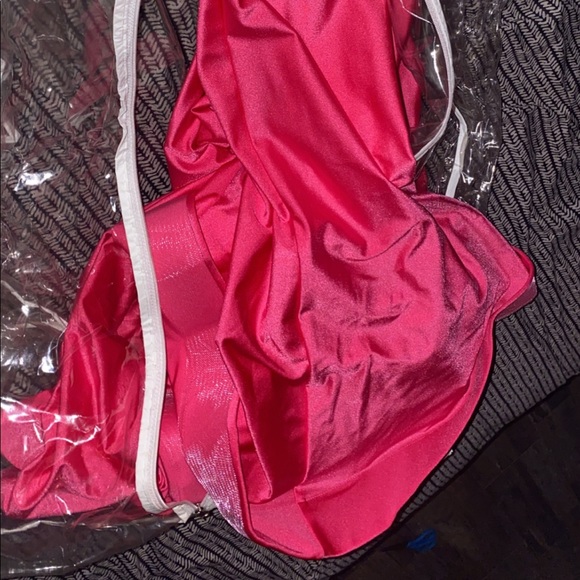 Ellie Wilde prom dress size 4 - Picture 7 of 7